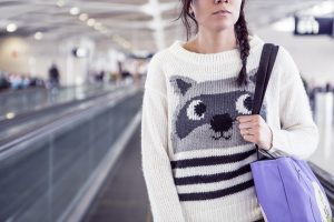 Întrebări și răspunsuri: Dacă am un prieten care vine cu avionul din altă țară pot să îl iau de la aeroport?