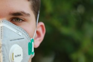 OFICIAL: Masca de protecție, obligatorie în orice spațiu public închis, mijloace de transport, la locul de muncă / Excepții: copiii