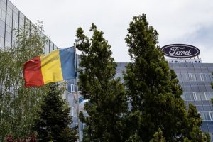 Membri ai Guvernului în vizită la Uzina Ford