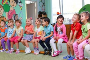 Când s-ar putea redeschide creșele și grădinițele și în ce condiții