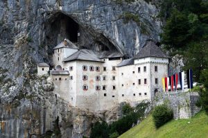 Slovenia îşi deschide frontierele, epidemia de  Covid-19  se  îndreaptă  spre  sfârșit