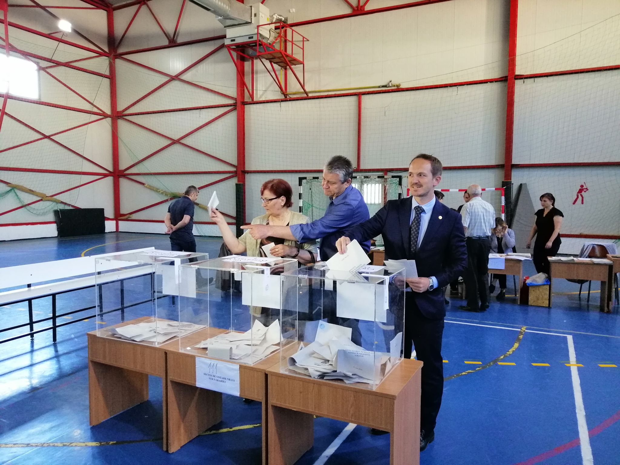 Foto-video Oamenii politici bârlădeni au votat