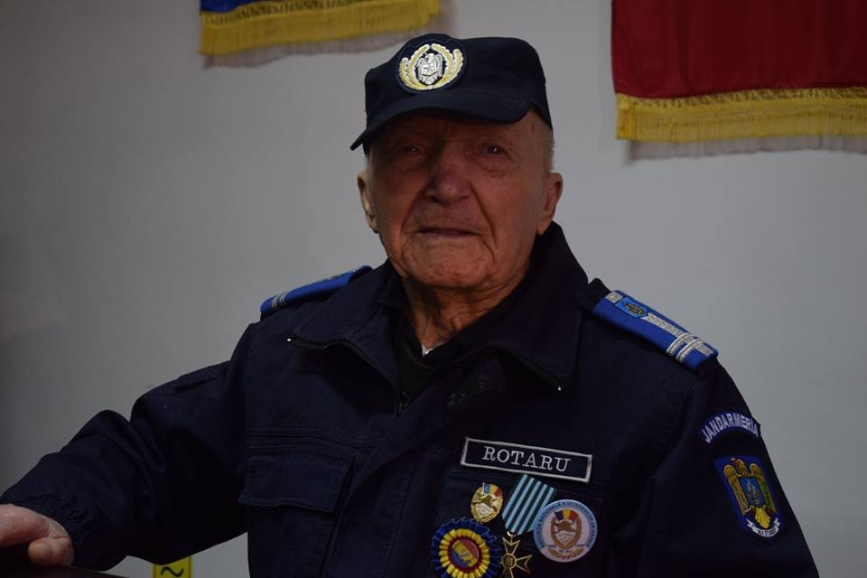 Încă mai avem exemple demne de urmat. Povestea bunicului îndrăgostit de haina Jandarmeriei