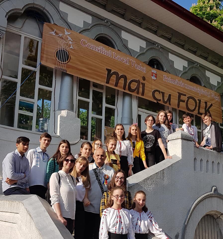 La „Mai cu folk” elevii bârlădeni au fost printre câștigători