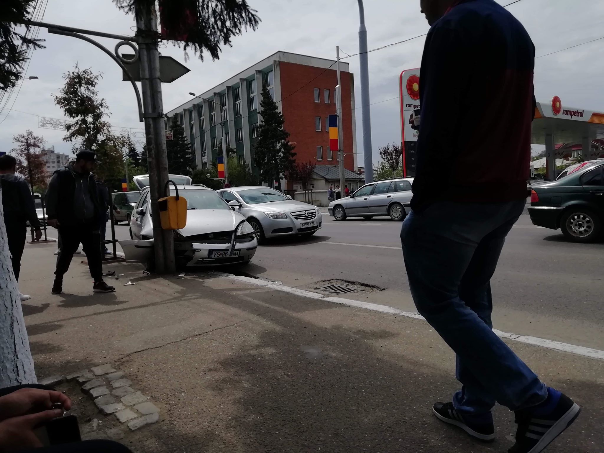 Ultima oră - accident în fața teatrului V. I. Popa din Bârlad
