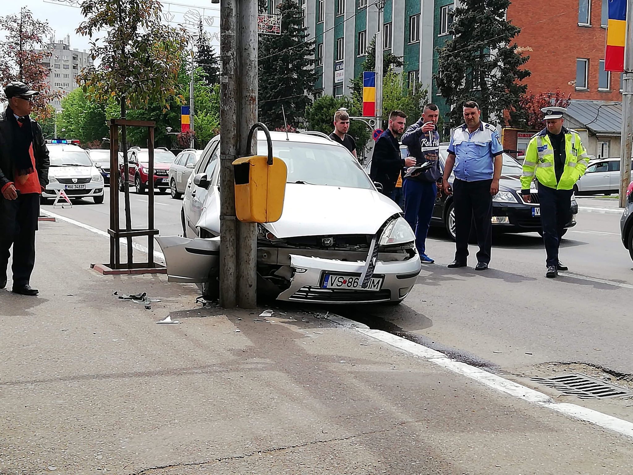 Ultima oră - accident în fața teatrului V. I. Popa din Bârlad
