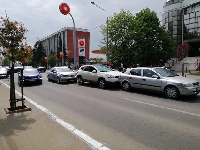 Ultima oră - accident în fața teatrului V. I. Popa din Bârlad