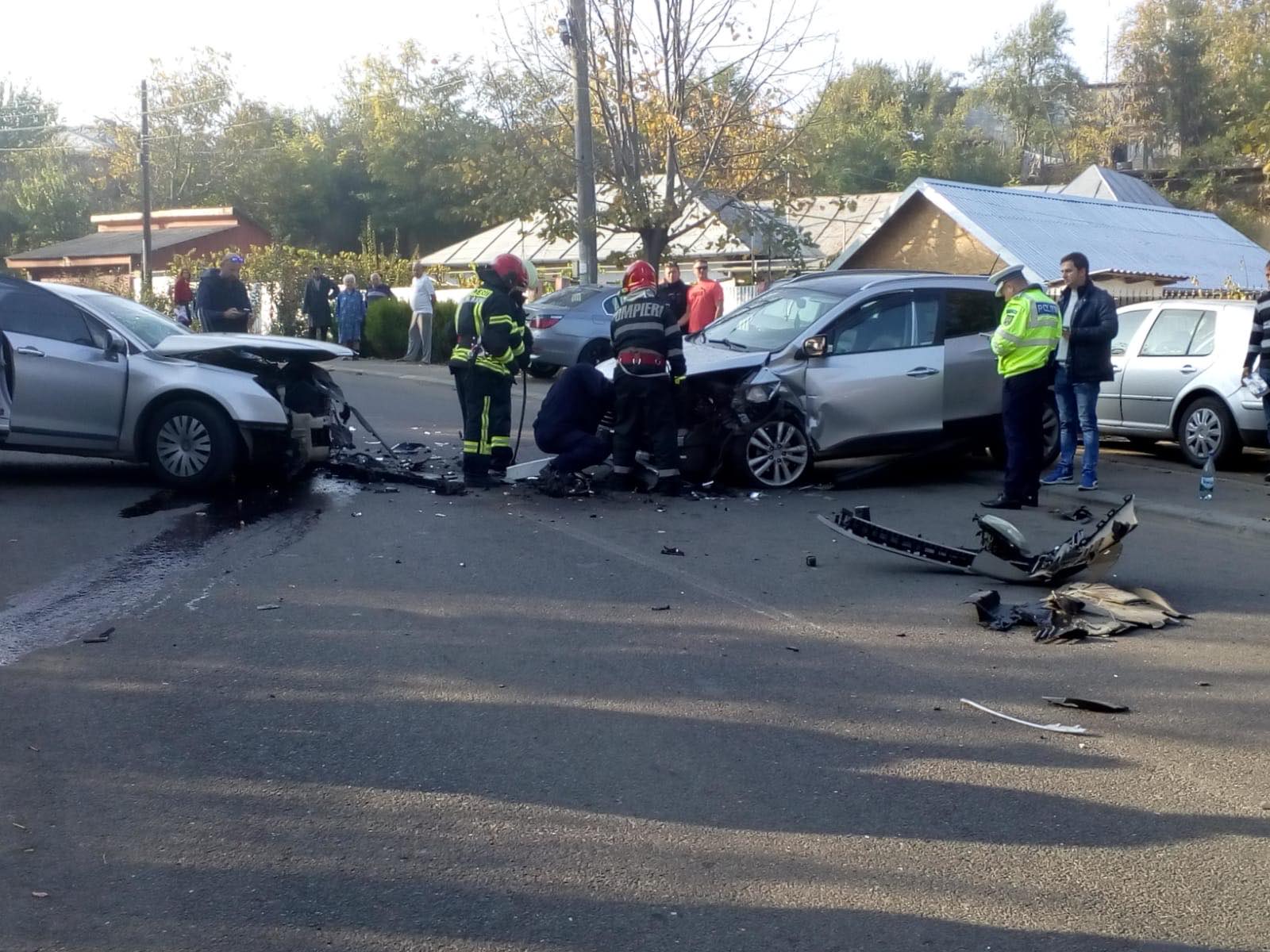 (Foto) Accident cu victime lângă centrul de dializă