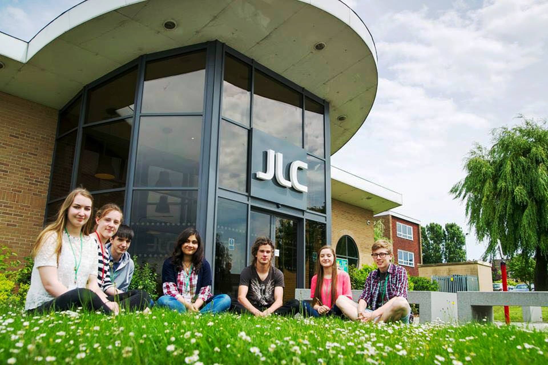 Burse de studii în UK. Și bârlădenii pot avea această șansă