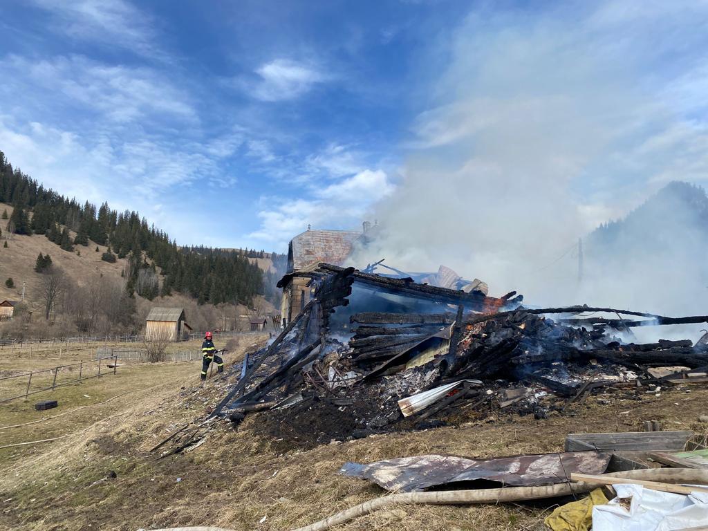 Incendiu în Botuș