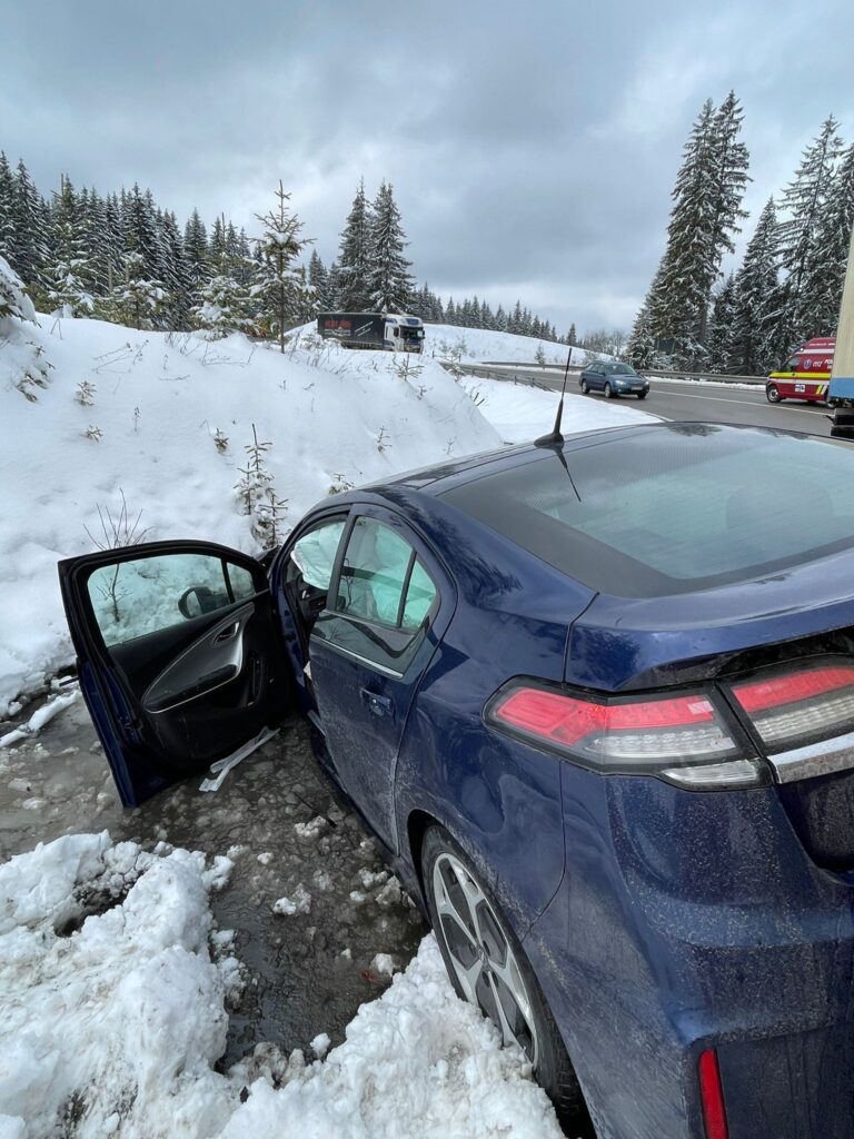 Accident rutier în zona Pasului Tihuța