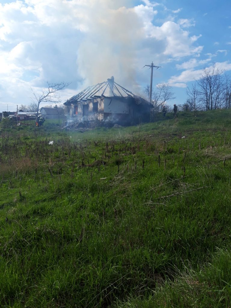 Incendiu în localitatea satul Bogata
