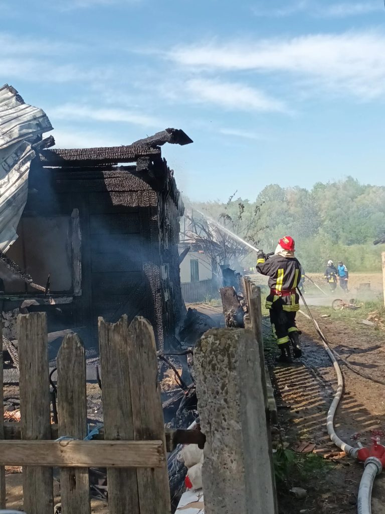 Incendiu în localitatea Arbore