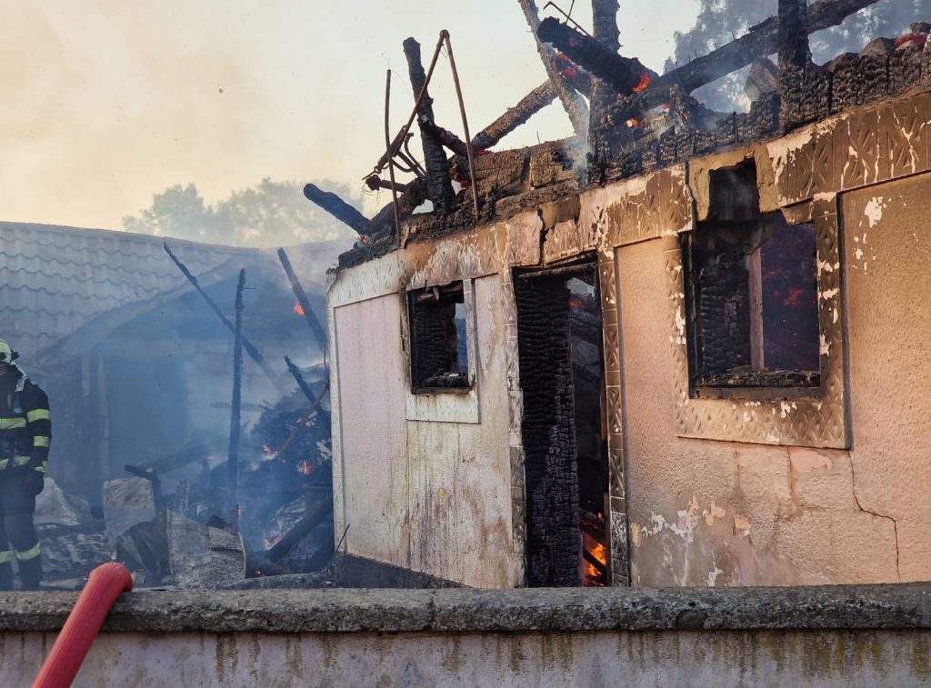 Un bărbat în vârstă și-a pierdut viața într-un incendiu la Costâna