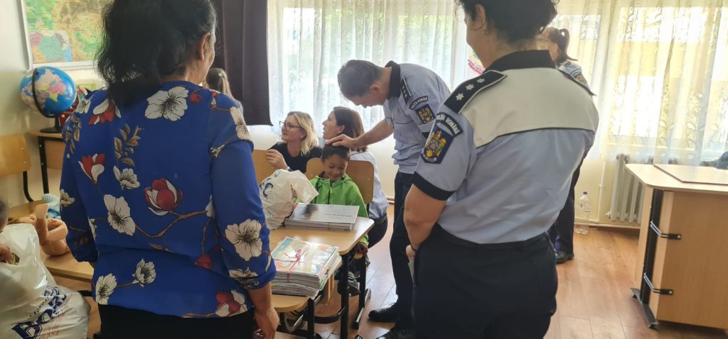 Copiii Centrului Şcolar pentru Educaţie Incluzivă Negreşti