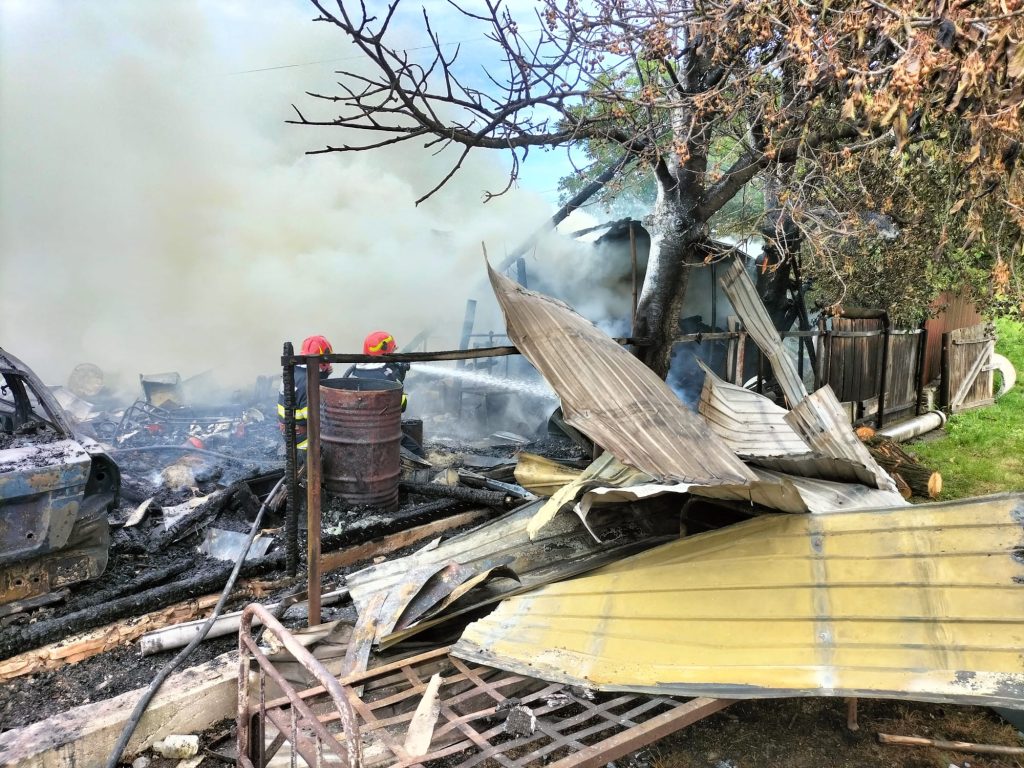 Incendiu izbucnit într-o gospodărie din satul Stânca