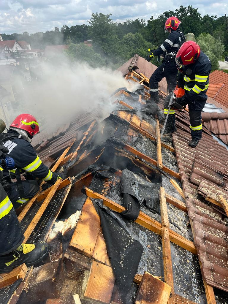 Incendiu la o locuință de pe strada Pădurea Dumbrava