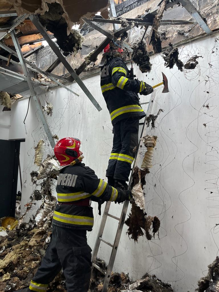 Incendiu la o locuință de pe strada Pădurea Dumbrava