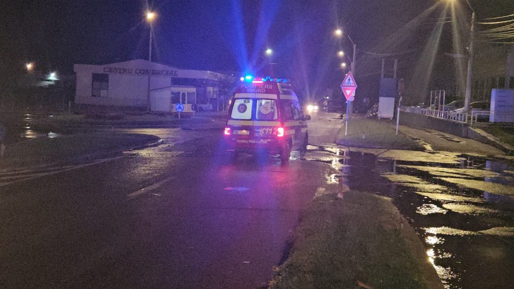 două acoperișuri căzute