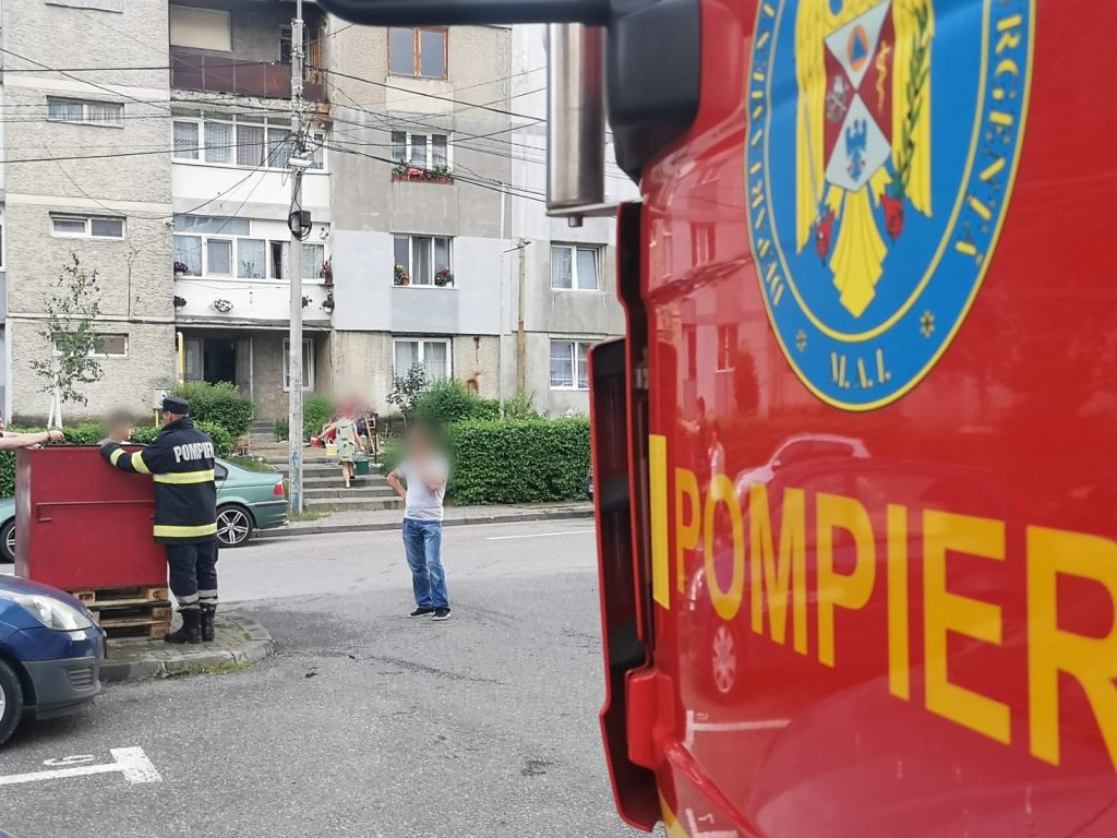 Pompierii militari suceveni sprijină populația municipiului Câmpulung Moldovenesc