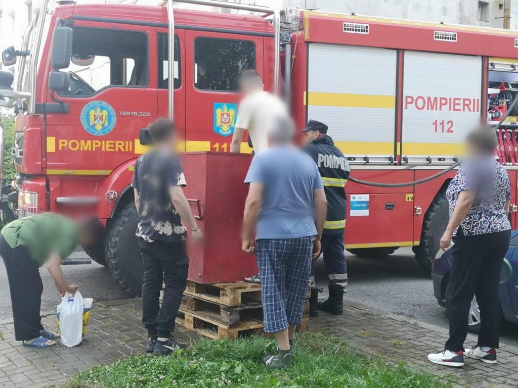 Pompierii militari suceveni sprijină populația municipiului Câmpulung Moldovenesc