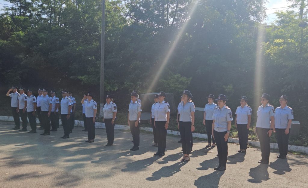 Peste 40 militari din cadrul ISU Vaslui au fost avansați Peste 40 militari din cadrul ISU Vaslui au fost avansați