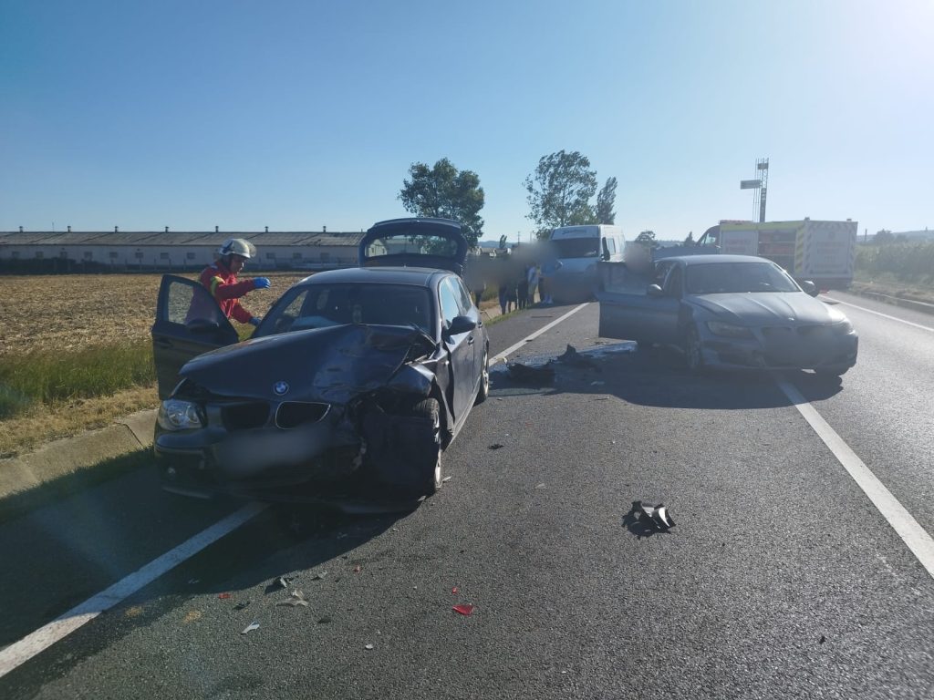 Accident între trei autoturisme în Ilișești