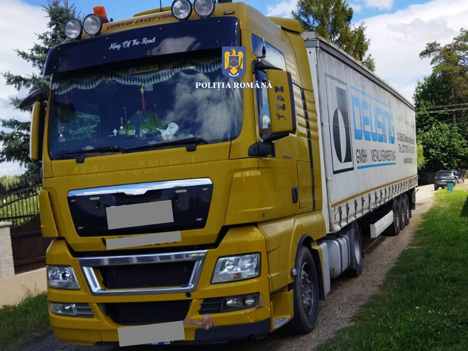 Ansamblu de vehicule și cherestea în valoare de peste 50.000 lei confiscate