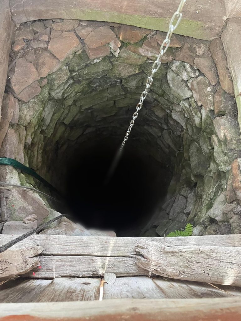 Femeie căzută în fântână, în localitatea Liteni, comuna Moara