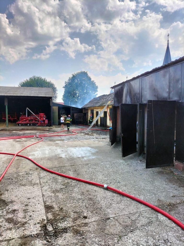 Incendiu la o construcție anexă, în municipiul Suceava, în cartierul Ițcani