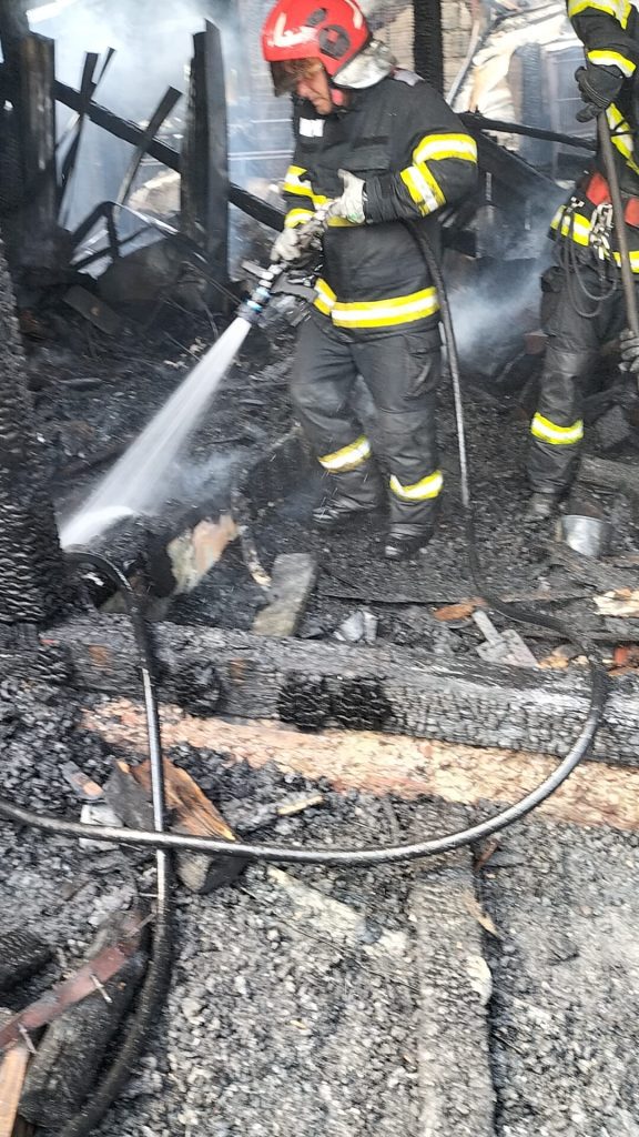 Incendiu la o construcție anexă, în municipiul Suceava, în cartierul Ițcani