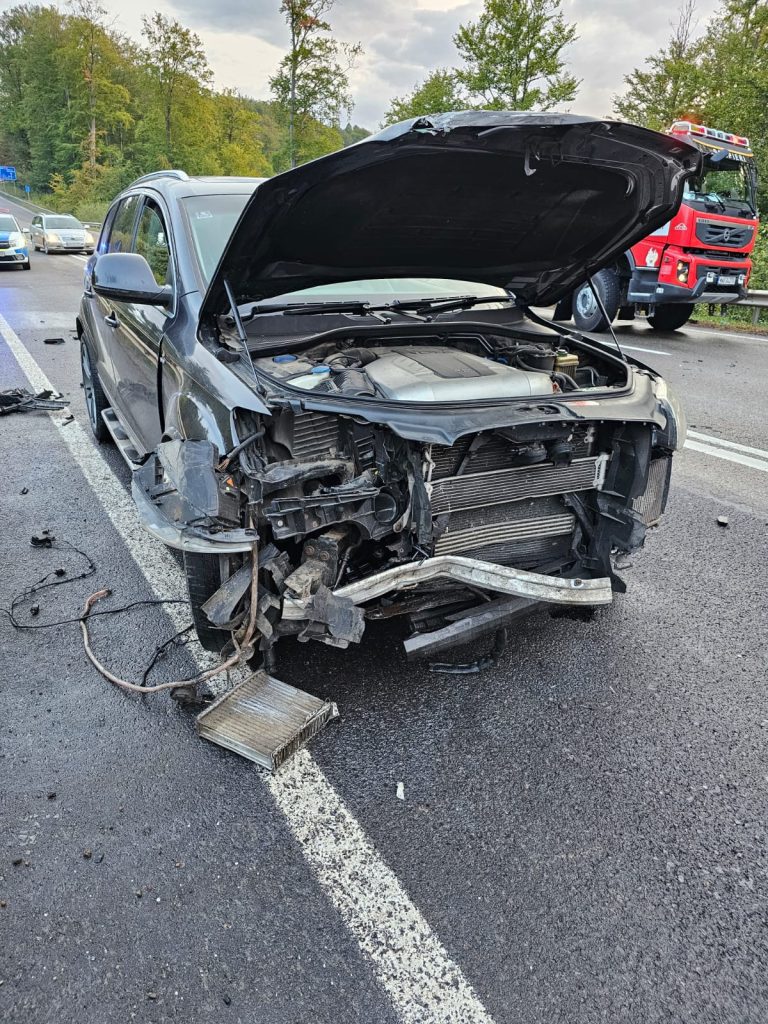 Accident rutier produs între trei autovehicule pe DN17