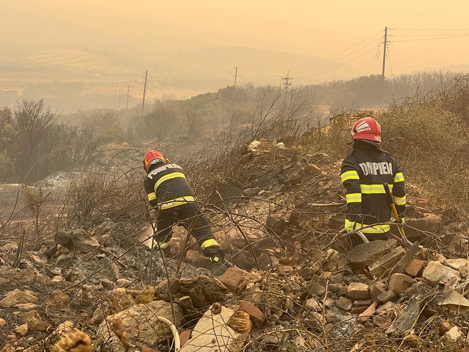 Prima misiune de stingere a pompierilor români, în Grecia 