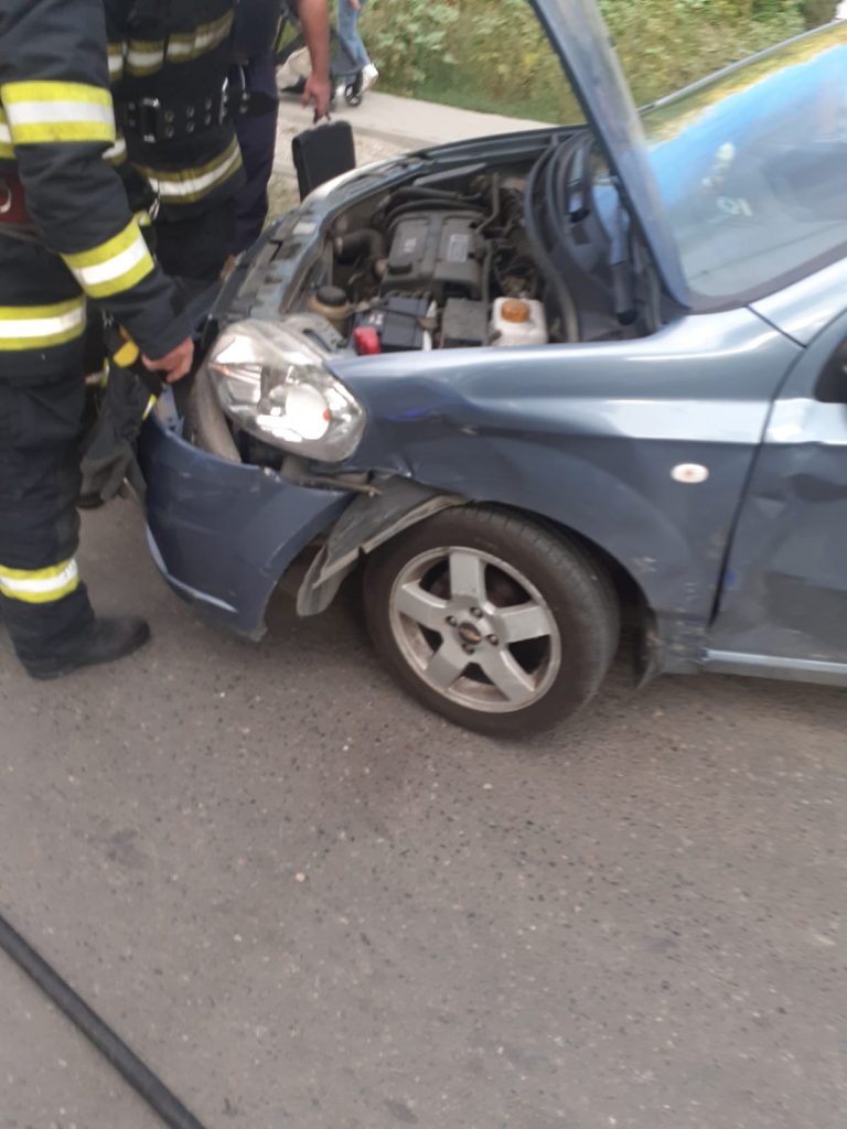 Accident rutier produs în municipiul Bârlad, cu două autoturisme și trei persoane implicate
