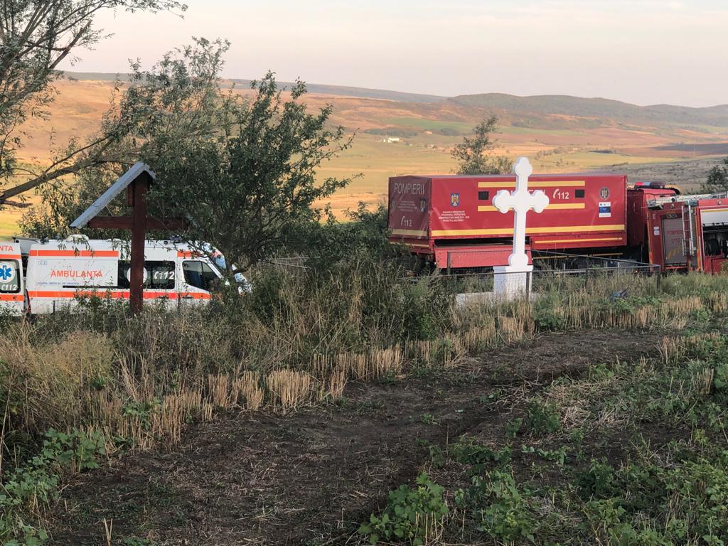 ISU Vaslui: Misiune în desfășurare de salvare a unui bărbat prins sub un val de pământ 