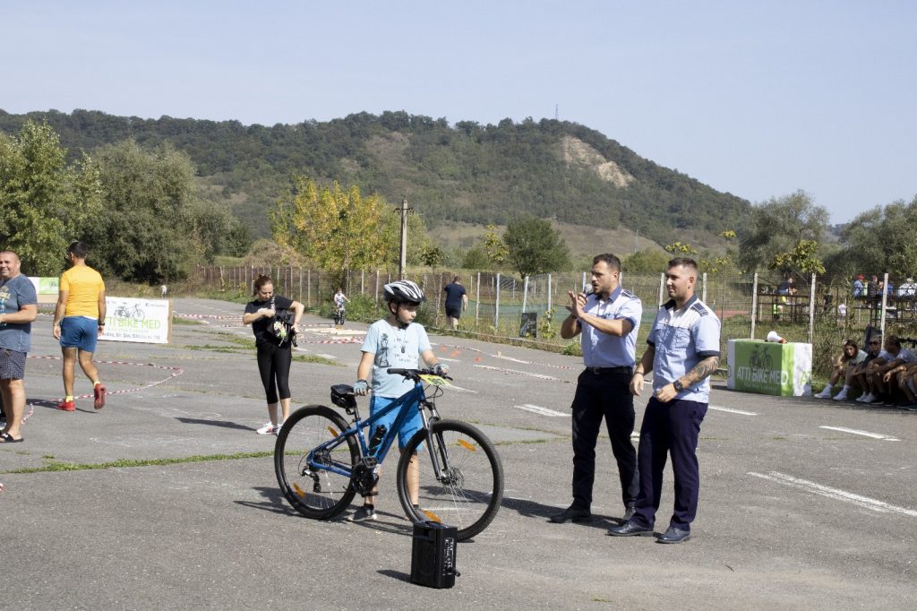 Activități preventive în cadrul concursului „Juniorii pedalează”