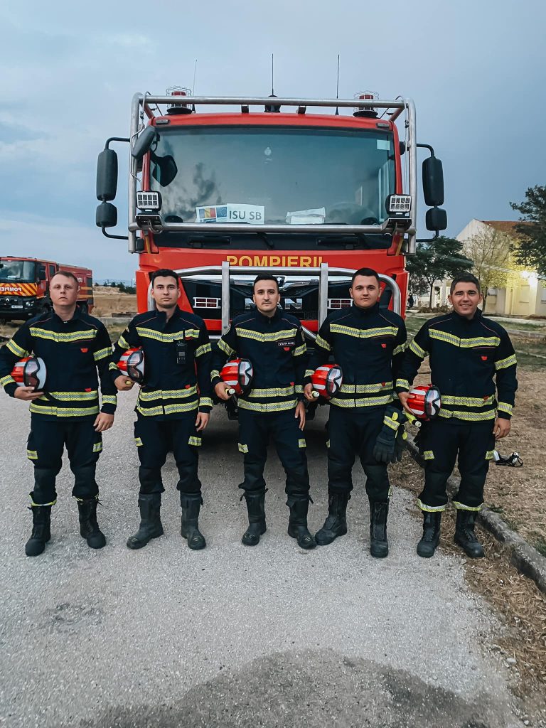 Pompierii sibieni care s-au luptat cu flăcările în Grecia s-au întors acasă 