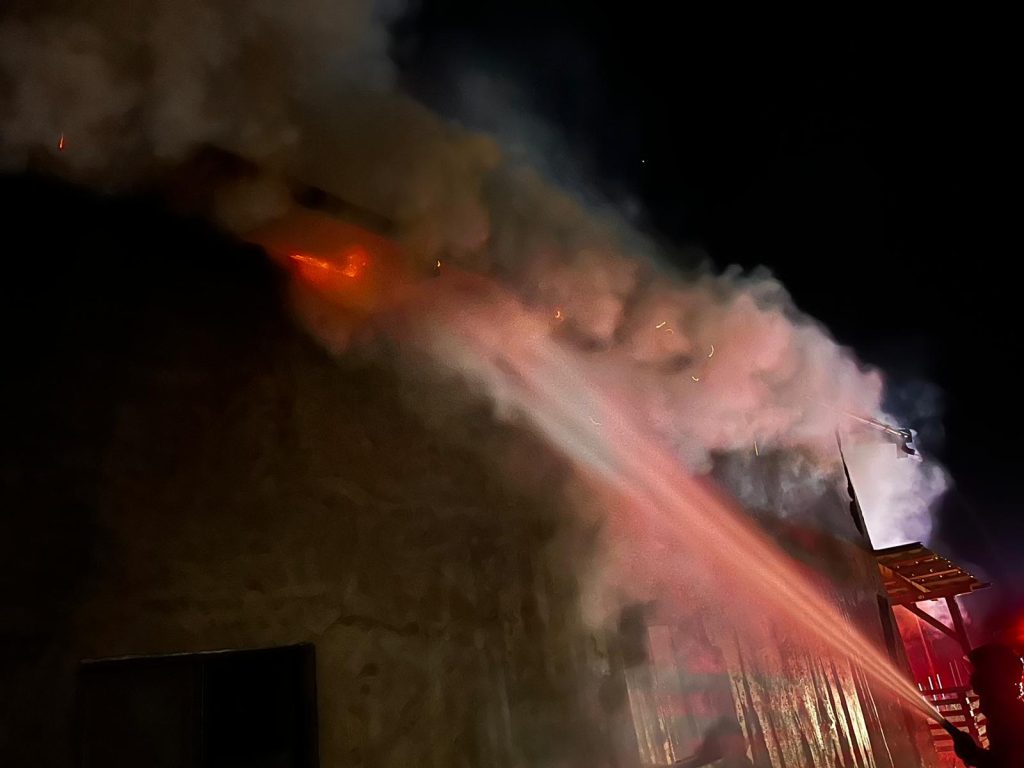 Incendiu izbucnit într-o locuință din localitatea Pungești, comuna Pungești