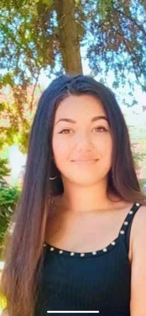 Minoră, cu vârsta de 13 ani, care a plecat voluntar de la domiciliu