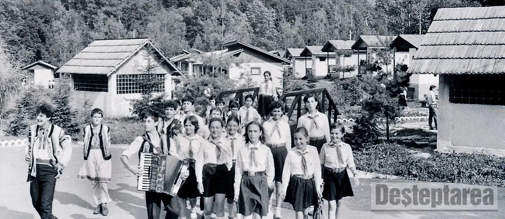 „Moara cu povești”. „La revedere, tabără dragă”... „Moara cu povești”. „La revedere, tabără dragă”...