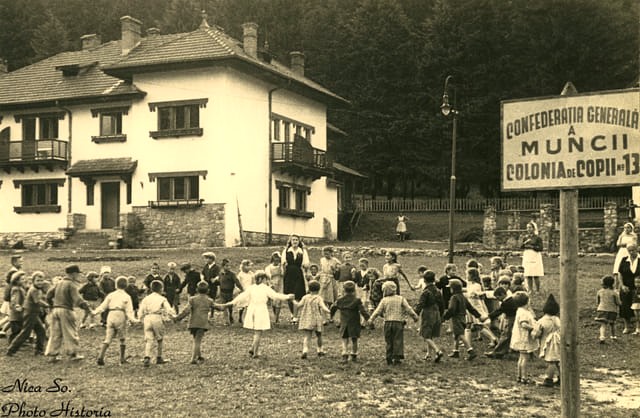„Moara cu povești”. „La revedere, tabără dragă”... „Moara cu povești”. „La revedere, tabără dragă”...