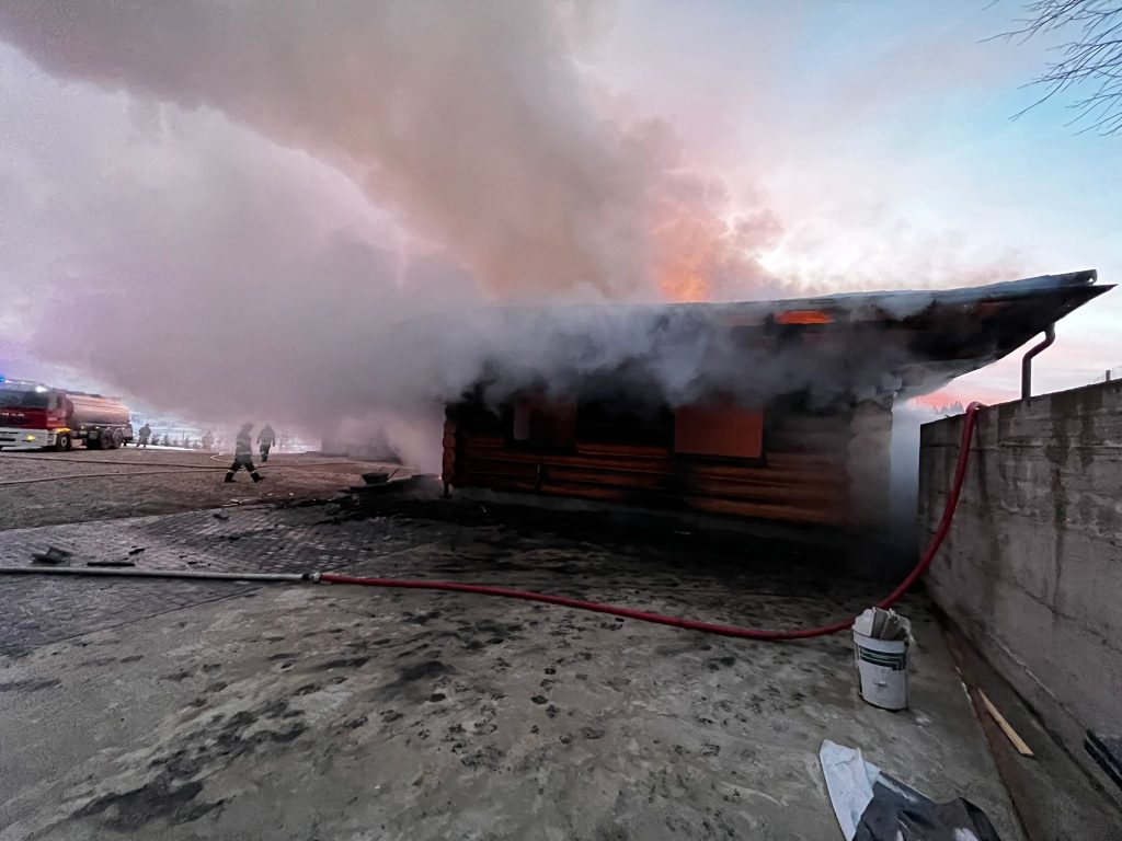 Incendiu izbucnit în localitatea Mănăstirea Humorului