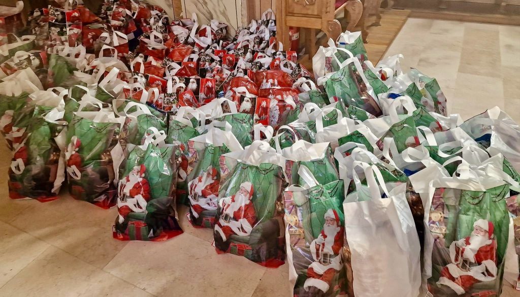 I.P.J. Mureș: Cadoul din cutia de pantofi 