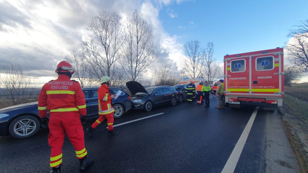 Carambol cu trei autoturisme implicate pe raza localității Dănila DN2