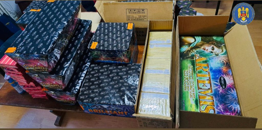 Peste 1200 de articole pirotehnice confiscate de către jandarmii Peste 1200 de articole pirotehnice confiscate de către jandarmii