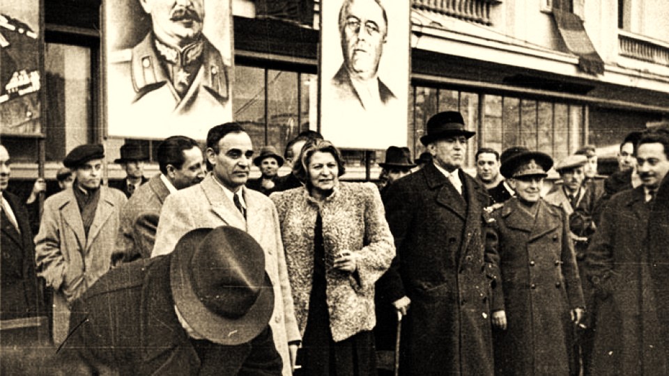 În căutarea păcii în 1943, la mijloc de ianuarie... 