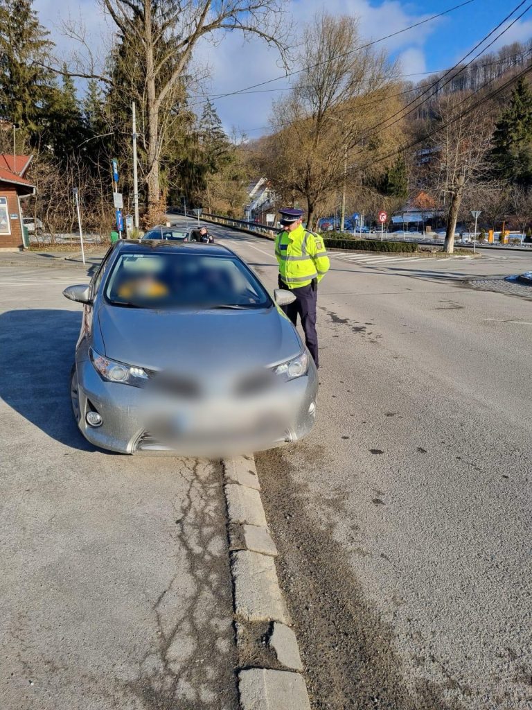 Polițiștii din Sovata și Ghindari au organizat o acțiune de prevenire