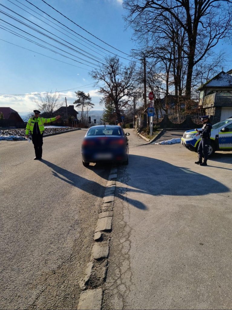 Polițiștii din Sovata și Ghindari au organizat o acțiune de prevenire
