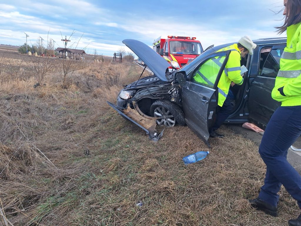 Accident rutier în localitatea Cornu Luncii, cu două persoane rănite