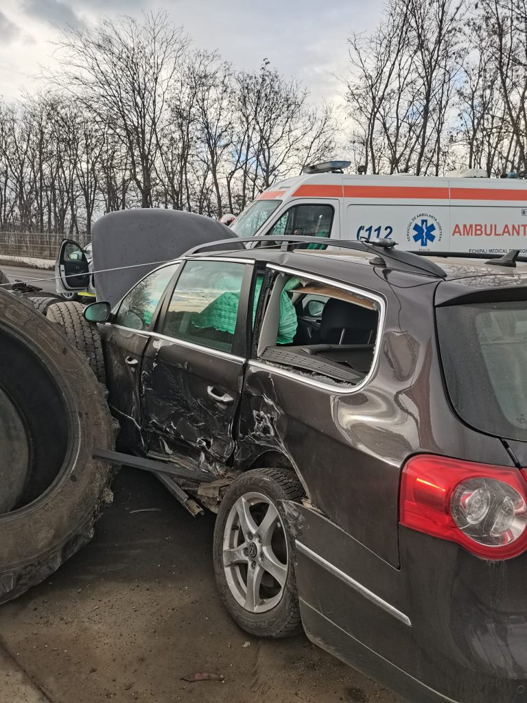 Accident rutier produs la intrarea în localitatea Trestiana, comuna Grivița Accident rutier produs la intrarea în localitatea Trestiana, comuna Grivița